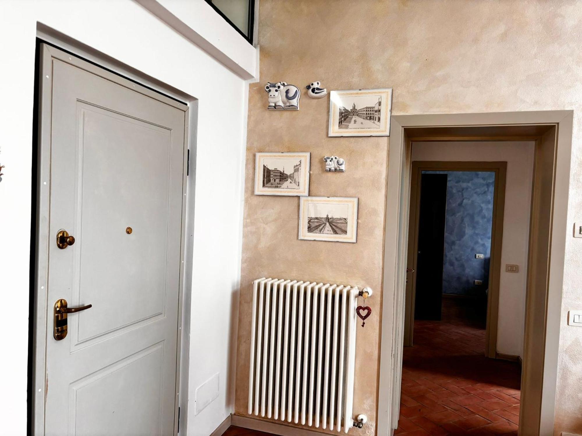 Intero Appartamento Con Giardino In Palazzo Del 1600 坎波加利亚诺 外观 照片